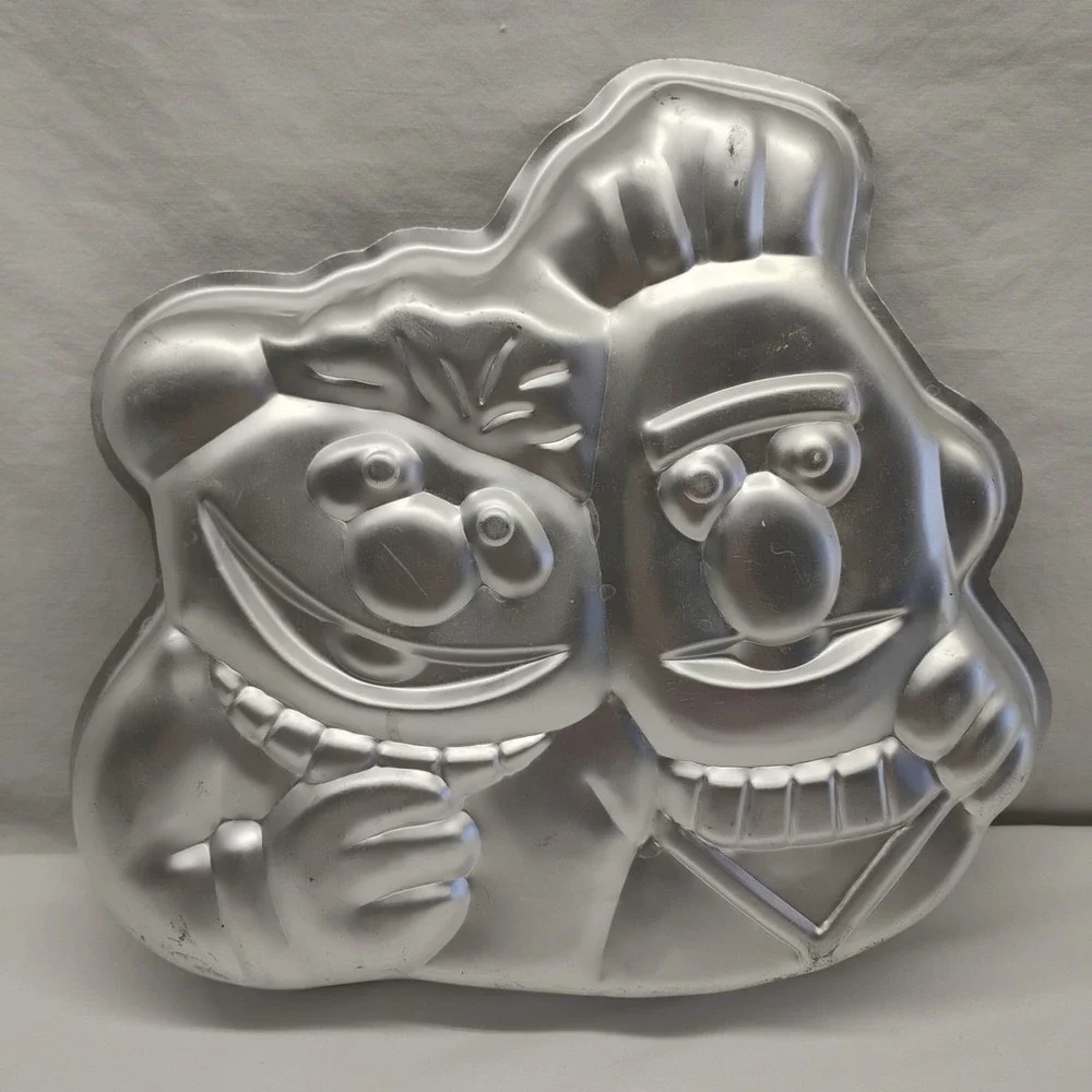 VINTAGE‎ 1977 WILTON BERT & ERNIE SESAME STREET MUPPETS CAKE PAN MOLD 502-7423